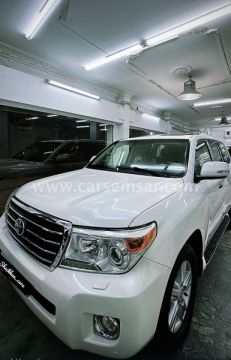 2014 Toyota Land Cruiser GXR V8