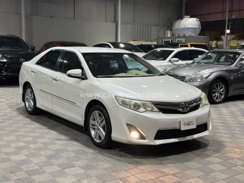 2015 تويوتا كامري جي ال اكس