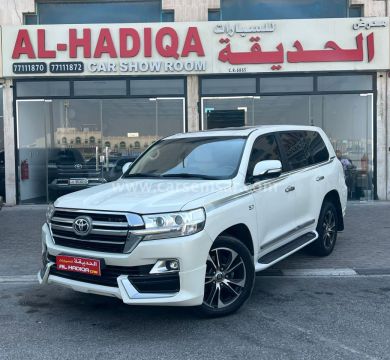 2017 تويوتا لاند كروزر VXR