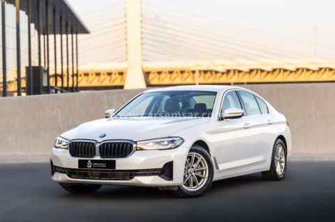 2023 BMW 5-Series 520i