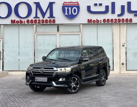 2017 Toyota Land Cruiser VXR
