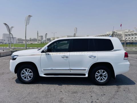 2015 تويوتا لاند كروزر جي اكس V8