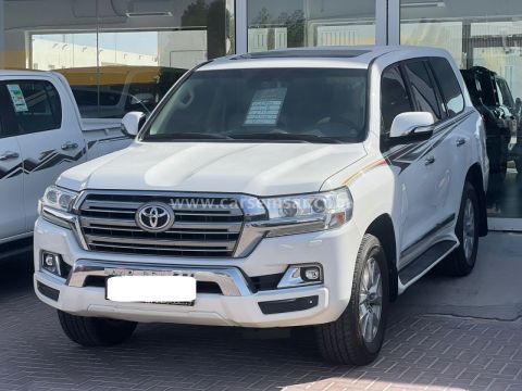 2018 Toyota Land Cruiser GXR V8