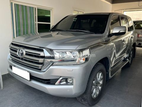 2019 Toyota Land Cruiser VXR