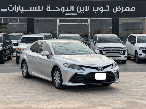 2022 تويوتا كامري هايبرد ال اي