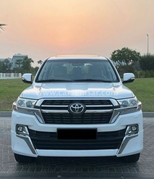 2020 تويوتا لاند كروزر VXR