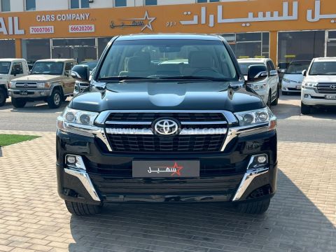 2018 تويوتا لاند كروزر VXR