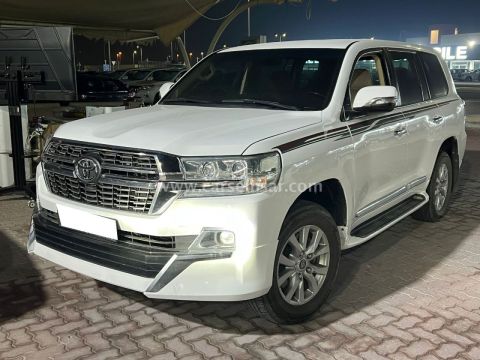 2016 تويوتا لاند كروزر GXR V8