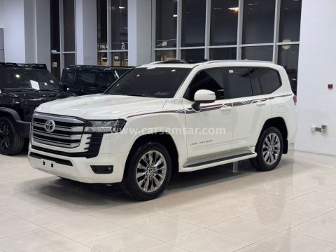 2025 Toyota Land Cruiser GXR V6