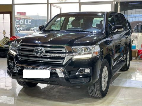 2018 Toyota Land Cruiser GXR V8