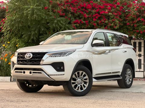 2026 Toyota Fortuner SR5