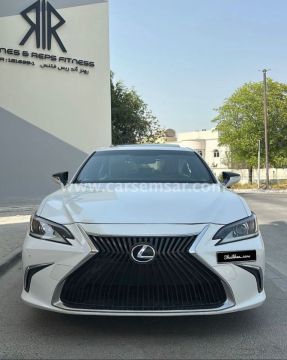 2019 Lexus ES 300h