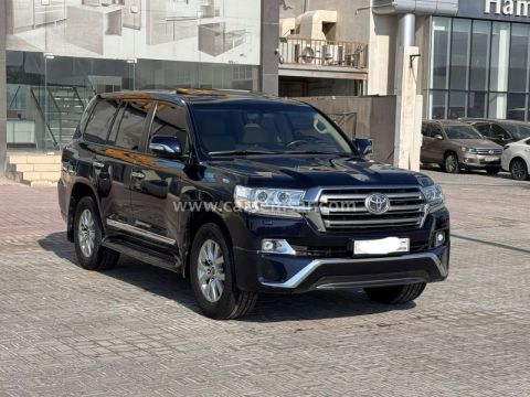 2017 Toyota Land Cruiser GXR