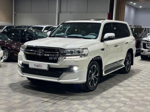 2021 تويوتا لاند كروزر GXR V8