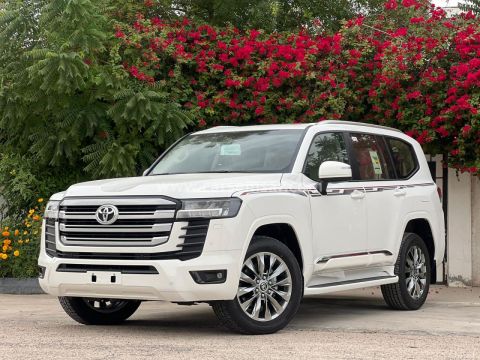 2026 Toyota Land Cruiser GXR V6