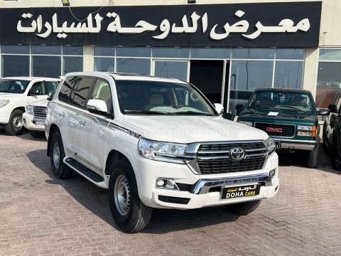2014 Toyota Land Cruiser GXR V8