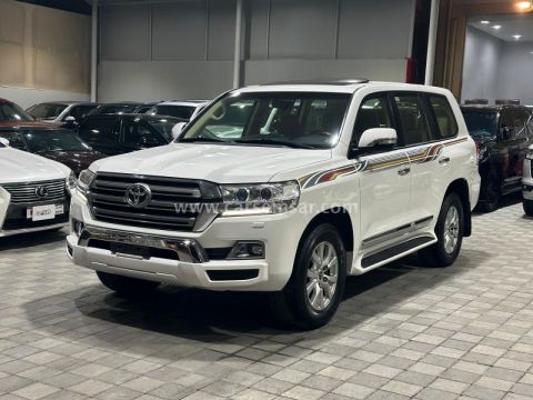 2016 تويوتا لاند كروزر GXR V8