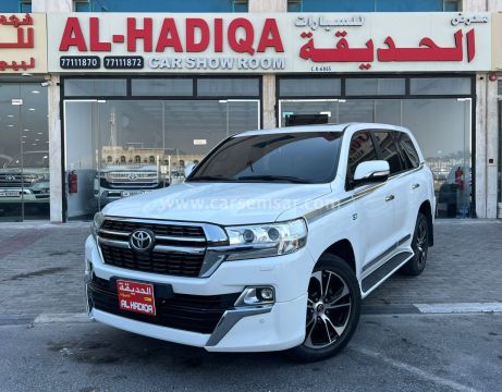 2018 Toyota Land Cruiser GXR V8