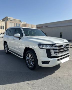 2025 Toyota Land Cruiser GXR V6