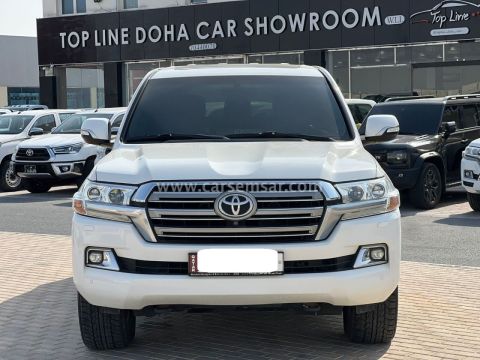 2016 تويوتا لاند كروزر VXR