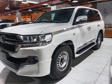 2021 تويوتا لاند كروزر VXR