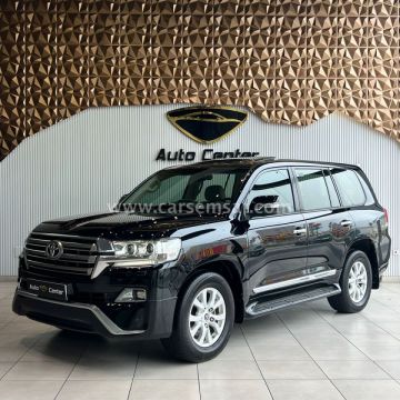 2018 Toyota Land Cruiser GXR