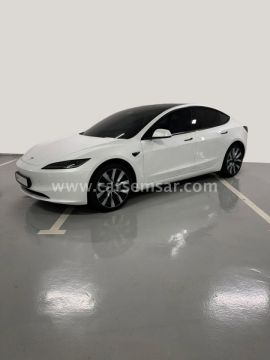2025 تيسلا Model 3
