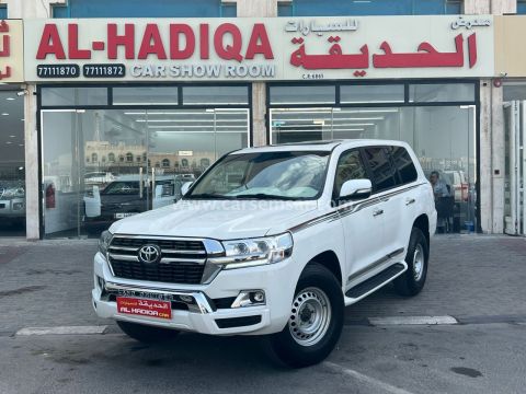 2014 تويوتا لاند كروزر GXR V8