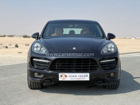 2013 Porsche Cayenne GTS