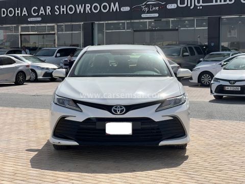 2022 تويوتا كامري ال إي