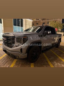2024 GMC Sierra Elevation