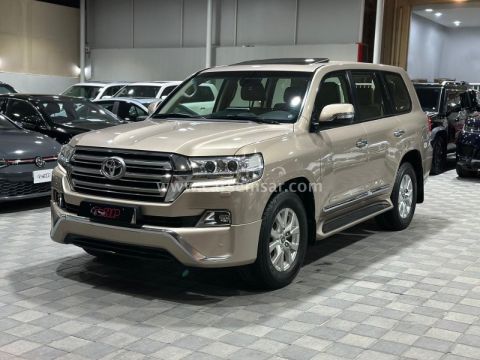 2018 Toyota Land Cruiser GXR V8