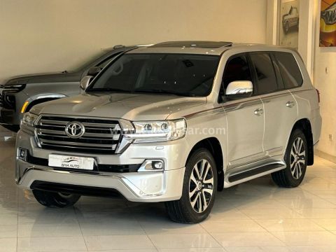 2018 Toyota Land Cruiser GXR V8
