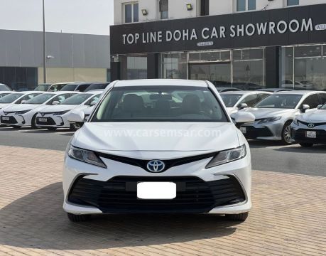2022 تويوتا كامري هايبرد ال اي