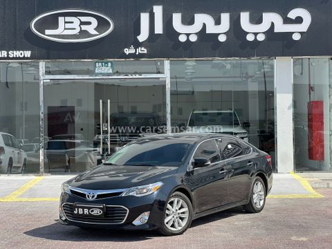 2013 تويوتا أفالون XLE