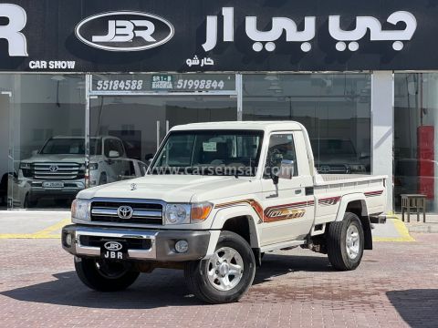 2017 تويوتا لاند كروزر بيك اب ال إكس