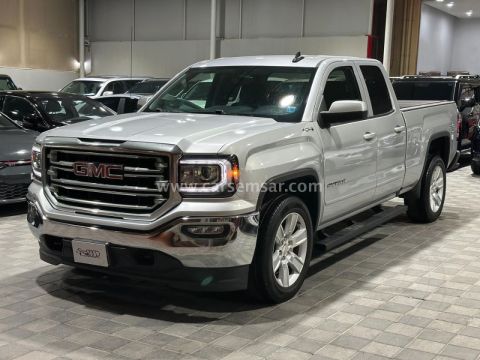 2017 GMC Sierra  SLE