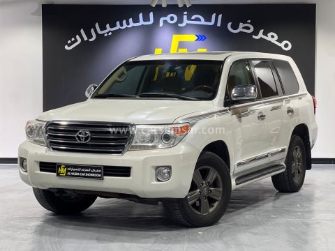 2014 تويوتا لاند كروزر GXR V8