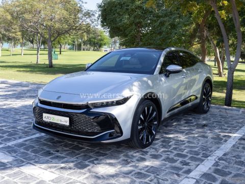 2023 Toyota Crown Hybrid