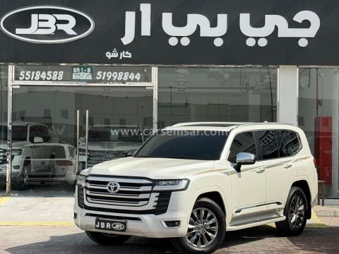 2022 تويوتا لاند كروزر في أكس توين تيربو