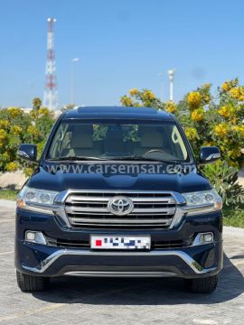 2017 Toyota Land Cruiser GXR V8