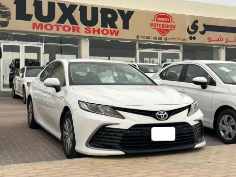 2022 تويوتا كامري هايبرد ال اي