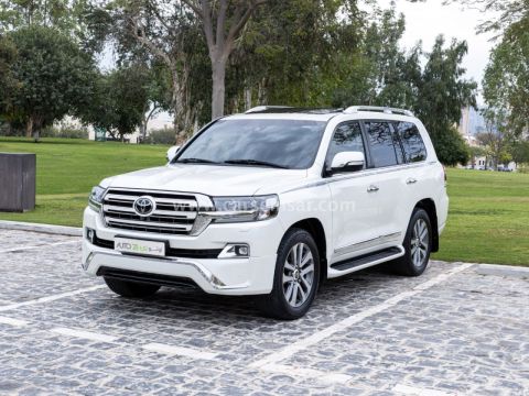 2017 Toyota Land Cruiser VXS White Edition