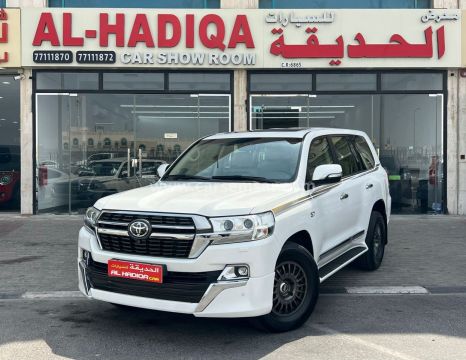 2018 Toyota Land Cruiser VXR
