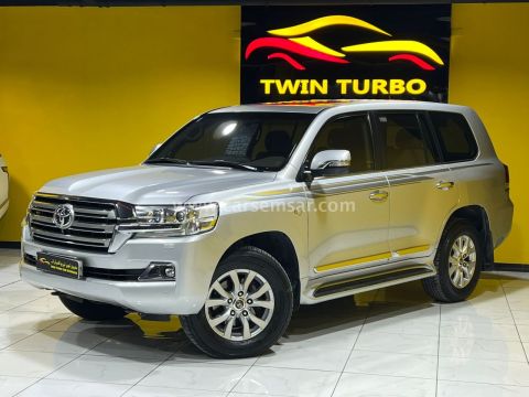 2016 Toyota Land Cruiser VXR