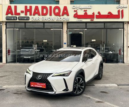 2022 لكزس UX 200