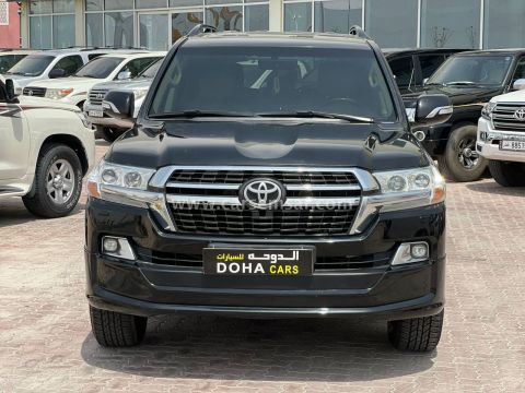 2017 Toyota Land Cruiser GXR V6 Black Edition