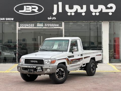 2012 تويوتا لاند كروزر بيك اب ال إكس