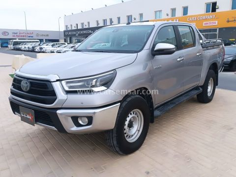 2021 تويوتا هايلكس هايلوكس 2.7 SR5