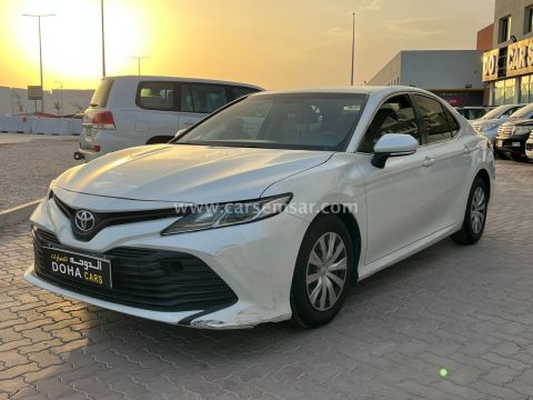 2020 تويوتا كامري ال إي